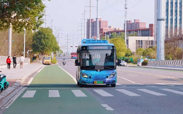 中車(chē)北斗云尚巴士半年服務(wù)4.4萬(wàn)人次 職教城出行新姿勢(shì)