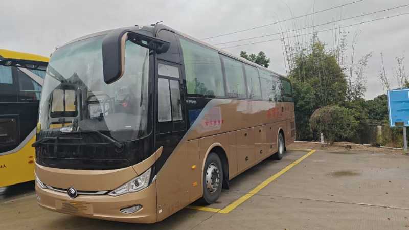 2023年7月國(guó)六帶中門(mén)48座宇通6117旅游車(chē)