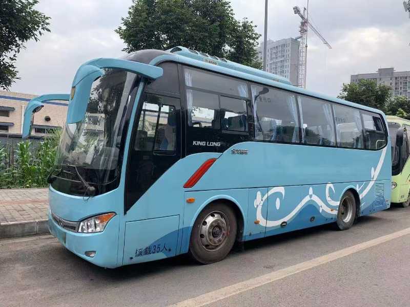 2014年8月上牌35座國(guó)四可提雙檔金龍6859氣囊旅游車(chē)