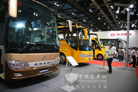安凱HFF6100K82D旅游客車