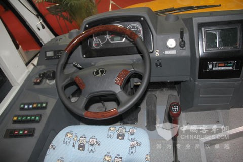 蜀都專用長(zhǎng)頭校車6900XED儀表盤