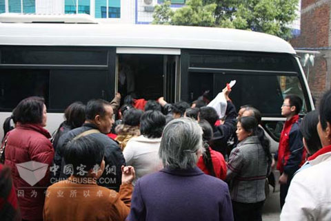 農(nóng)村客運(yùn)班車市場火爆