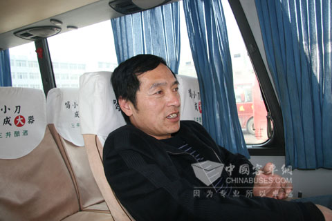 石師傅接受客車網(wǎng)記者采訪