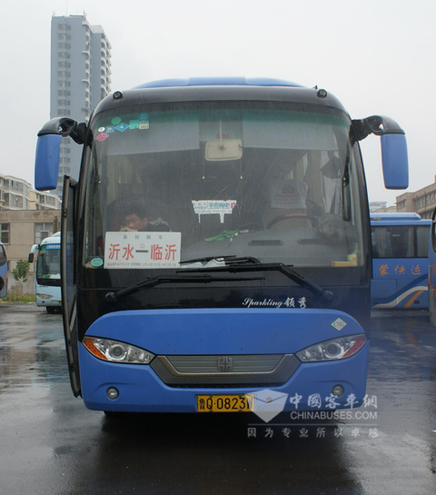 沂水—臨沂線上的中通天然氣客車