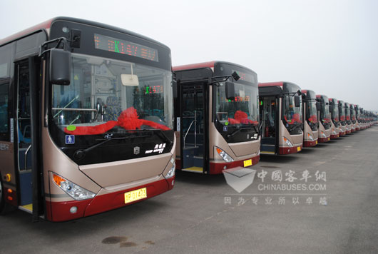 中通插電式氣電混合新能源客車