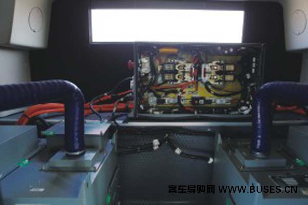 黃海DD6109PHEV1N客車（天然氣/電混動(dòng)國五18-34座）