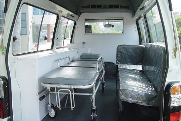 金旅XML5036XJH15救護(hù)車（汽油國五5-7座）