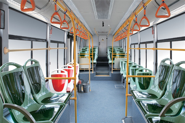 金旅XML6105JHEV15C公交車（柴油/電混動國五20-36座）