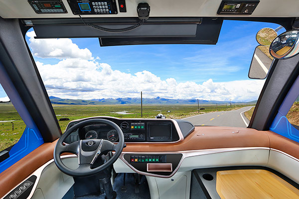 金旅XML6606JEV60C無人駕駛公交車（純電動(dòng)10-13座）