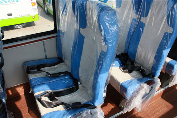 東風(fēng)旅行車EQ6811LACBEV1客車（純電動(dòng)24-36座）